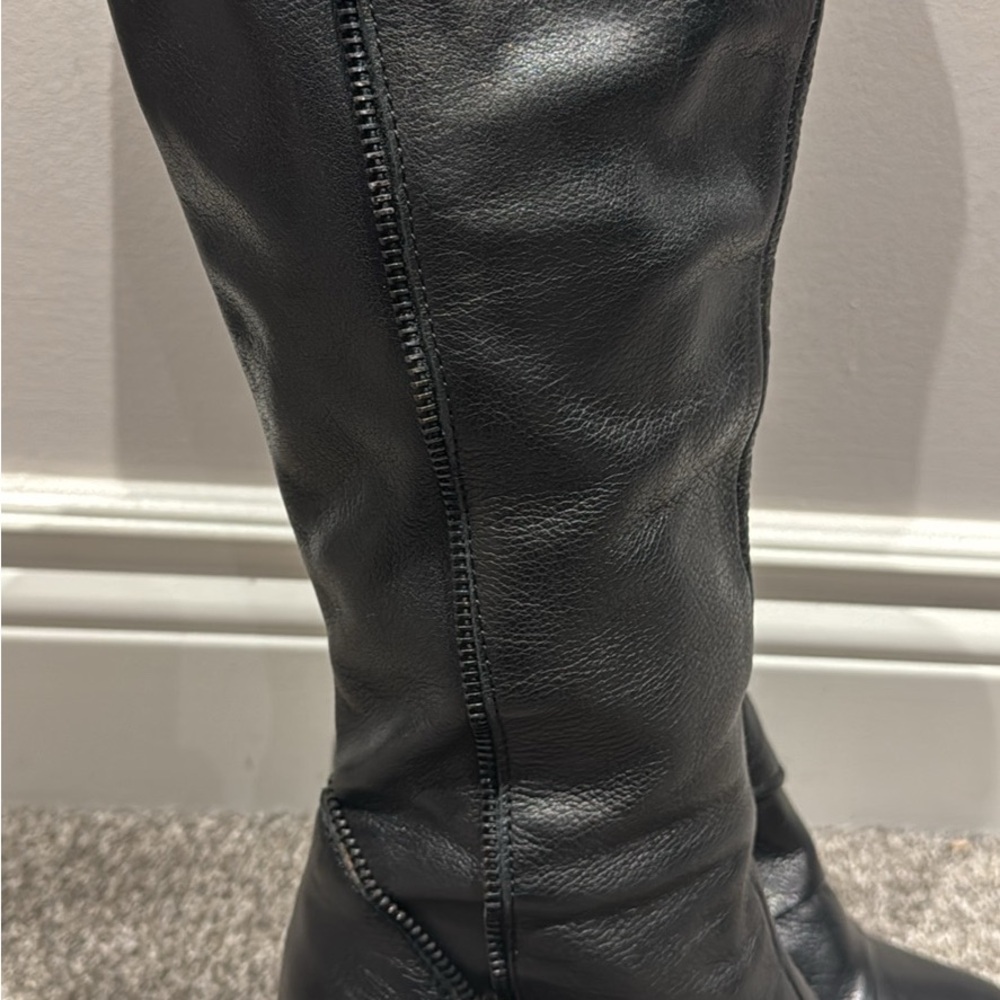 Black Leather Knee-High Boots - Picture 4 of 9